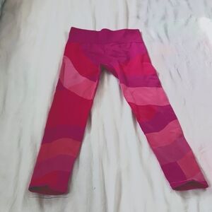 Fabletics High-Waisted Seamless Colorblock Capri size medium